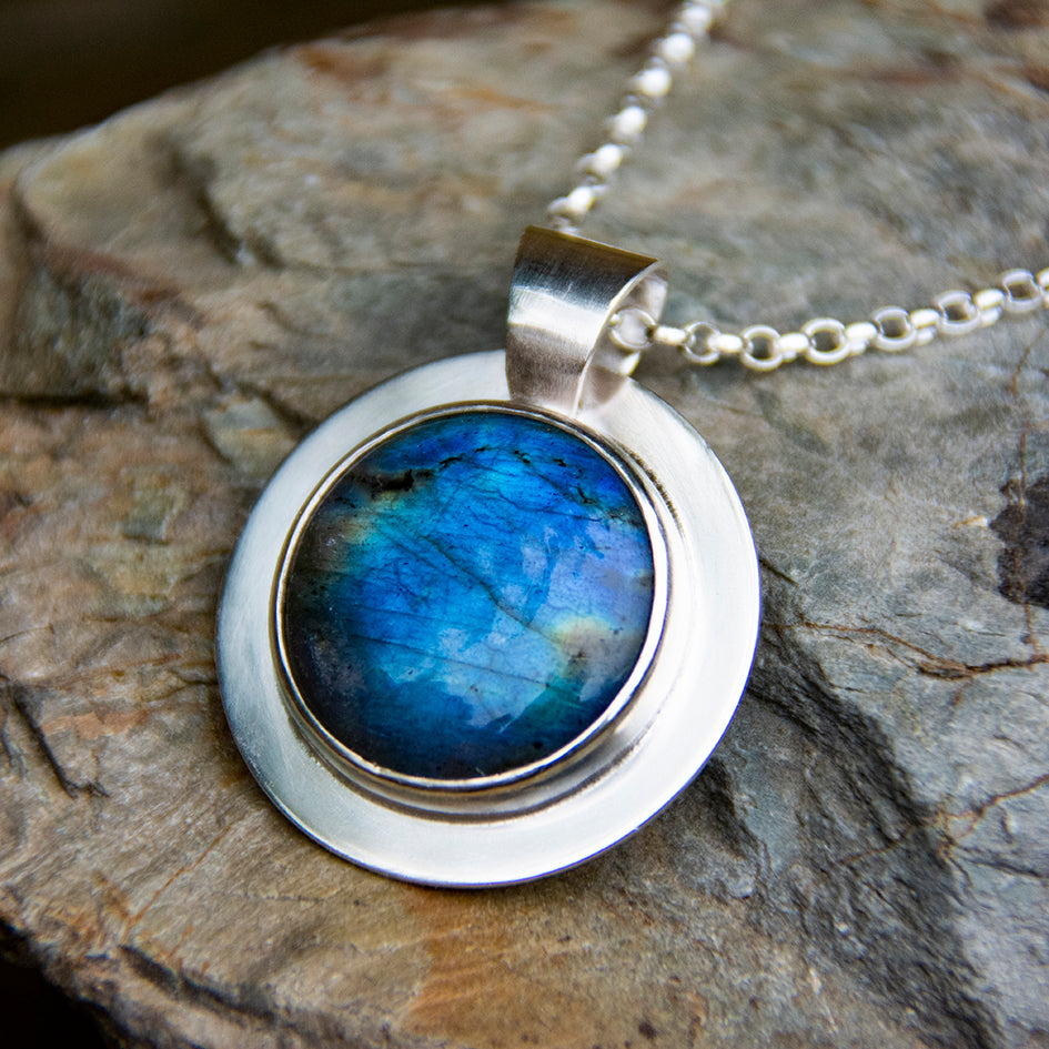 Labradorite sterling silver pendant