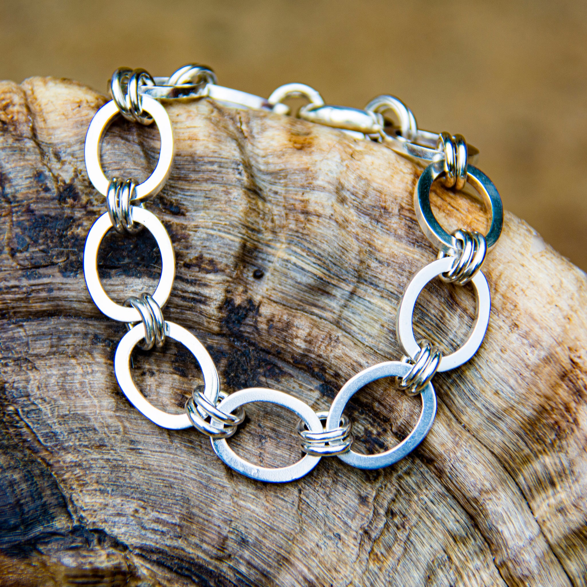 Oval link contemporary chain bracelet