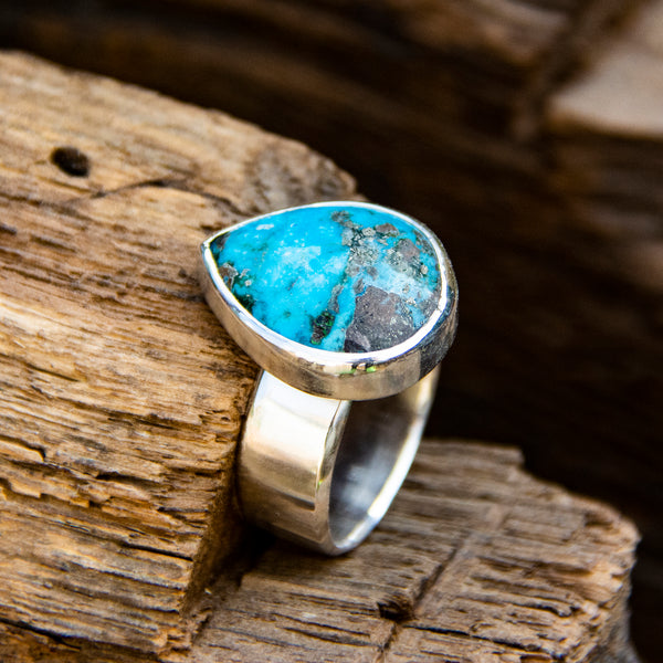 Pear shaped turquoise ring